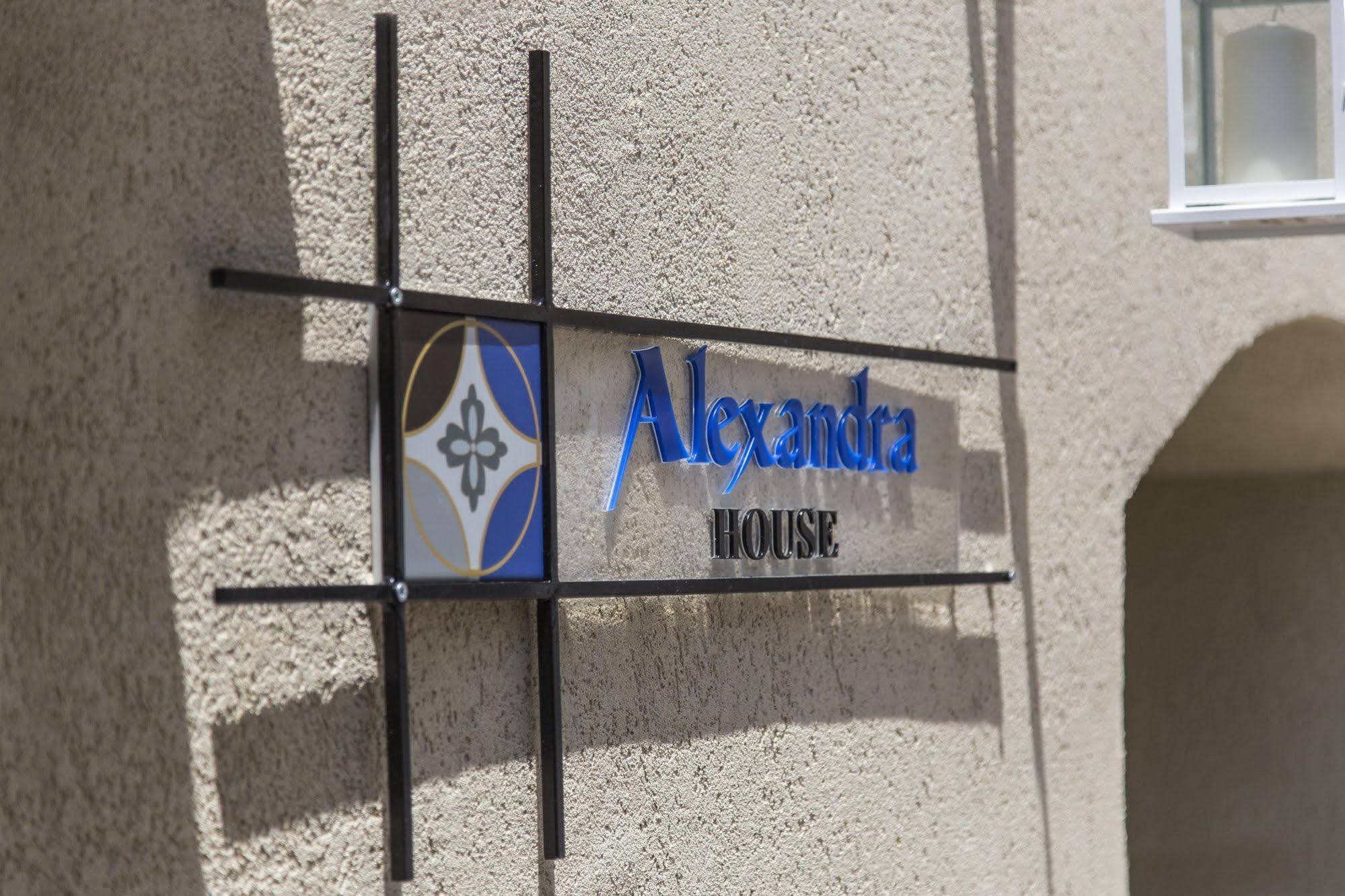 Отель Alexandra House Назарет Экстерьер фото